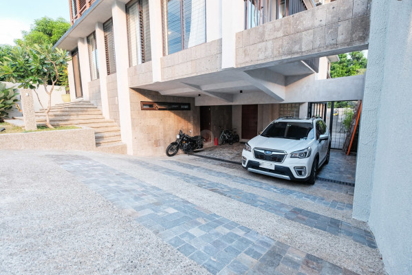 Contemporary 3-Bedroom House and Lot for Sale in Lindenwood Residences