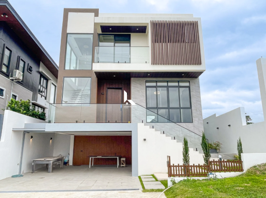 Remarkable Modern Contemporary House and Lot