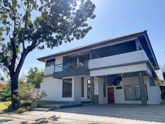 Classy Contemporary House and Lot in Ayala Southvale Sonera