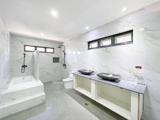 Classy Corner House and Lot For Sale