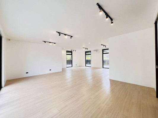 Elegant 5-Bedroom House and Lot for Sale