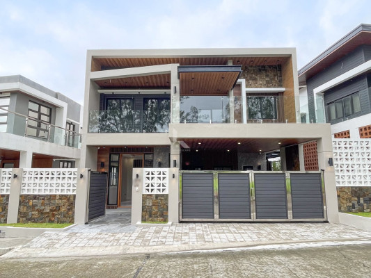 Elegant Brand New Modern Contemporary House and Lot