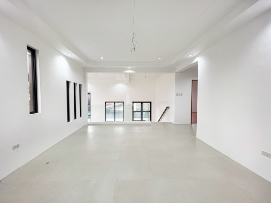 Elegant Modern Contemporary House and Lot in Marcelo Green Village