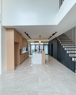 Elegant Modern Contemporary House and Lot