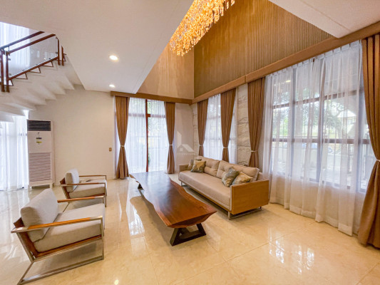 Classy Contemporary House and Lot For Sale in Portofino Heights