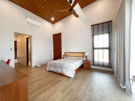 Vast Tropical Rest House For Sale in Taal View Heights