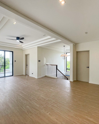 Vast Modern Contemporary House and Lot in South Peak