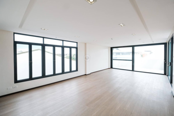 Explore this Brand-New 3-Storey House in Greenheights Village