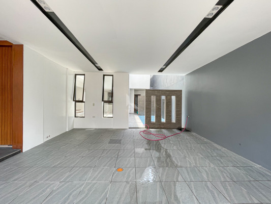 Luxurious Brand New Modern House For Sale