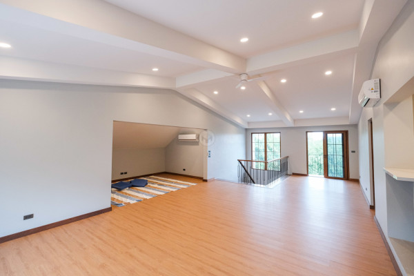 Own this 4-Storey Contemporary House in LGV