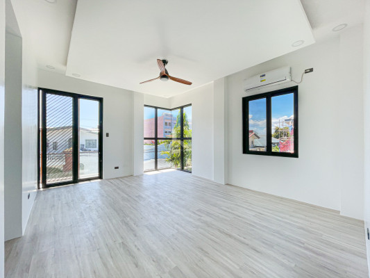 Stylish Modern Contemporary House and Lot For Sale