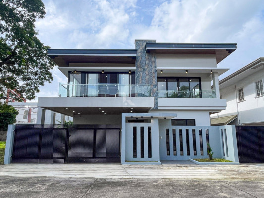 Spacious Brand New Modern Contemporary Home in Tierra Nueva Village