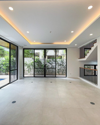Upscale Modern Tropical Home in Ayala Alabang Village