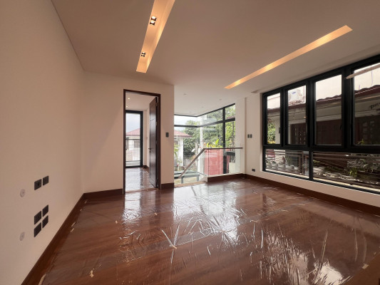 Magnificent 4-Bedroom House and Lot for Sale