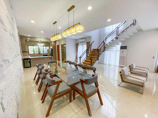 Classy Contemporary House and Lot For Sale in Portofino Heights