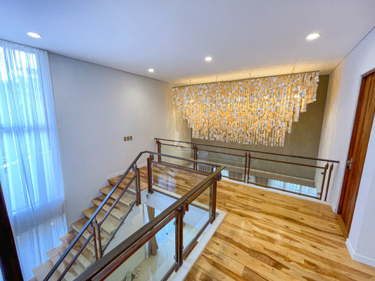 Classy Contemporary House and Lot For Sale in Portofino Heights