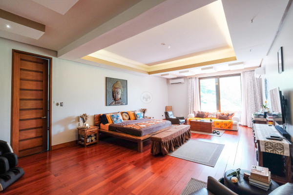 Own this Fabulous 4-Bedroom House in Manila Southwoods Estate