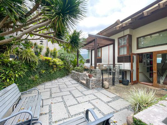 Prime Corner House and Lot with Breathtaking