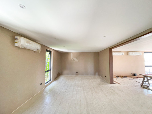 Notable Modern Contemporary House and Lot in Tahanan Village