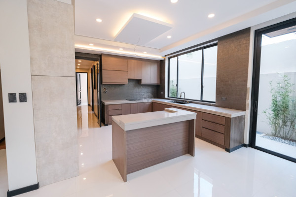 Stunning 5-Bedroom House and Lot for Sale in BF Homes, Parañaque