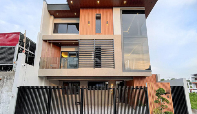 Superb Brand New Modern House and Lot in Greenwoods Executive Village