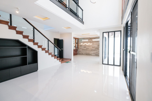 Sneak in this Brand-New 5-Bedroom Home in BF Homes