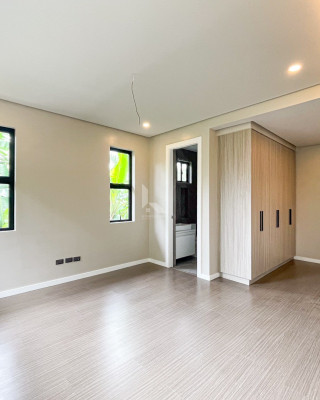 Notable Modern Contemporary House and Lot in BF Homes