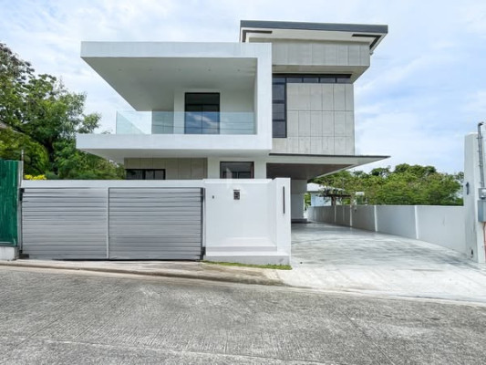 Notable Modern Contemporary House and Lot in Havila Township