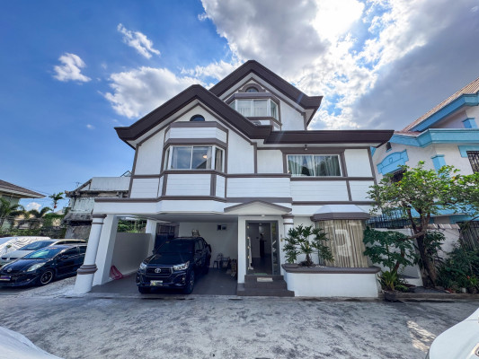 Astonishing 5-Bedroom House and Lot for Sale in Brgy. Mariana, New Manila