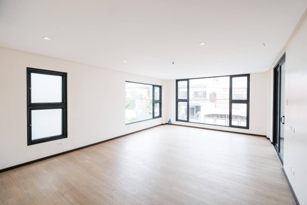 Explore this Brand-New 3-Storey House in Greenheights Village