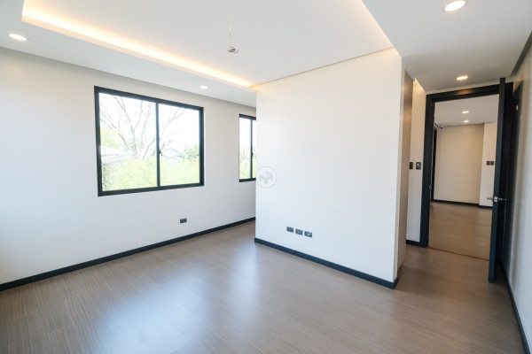 Stunning 5-Bedroom House and Lot for Sale in BF Homes, Parañaque