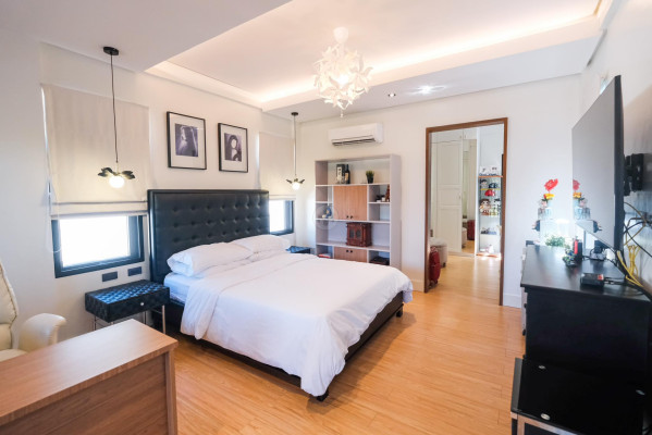 Sensational 5-Bedroom House and Lot for Sale in Southbay Gardens