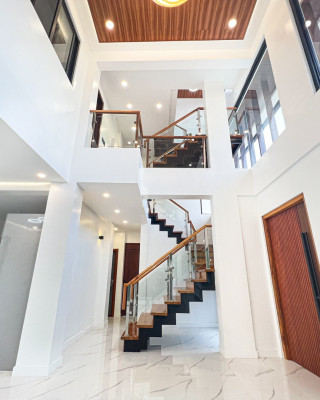 Beautifully Designed 3-Storey Modern Compact Home