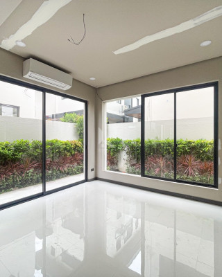Classic Modern Contemporary House and Lot in BF Homes