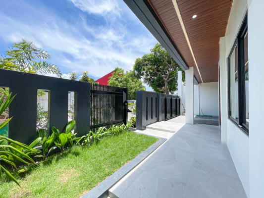 Elegant Semi-Furnished Modern Contemporary