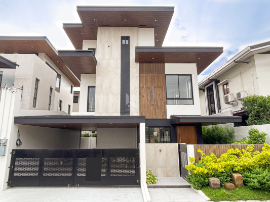 Elegant Modern Contemporary House and Lot