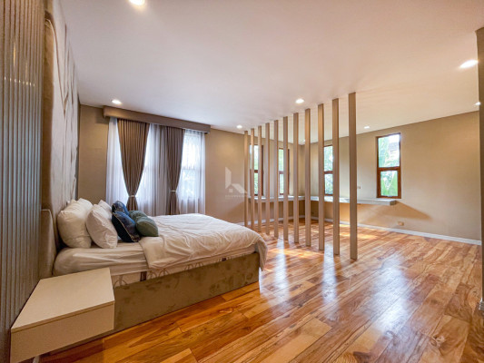 Classy Contemporary House and Lot For Sale in Portofino Heights