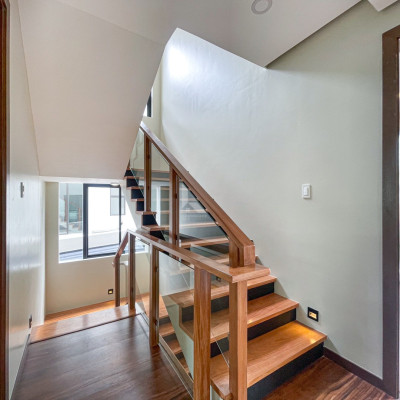 Sophisticated Modern Contemporary House and Lot For Sale
