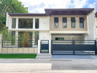 Elegant Modern Bungalow Home with Mezzanine Floor For Sale