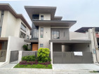 Classic Modern Contemporary House and Lot in BF Homes