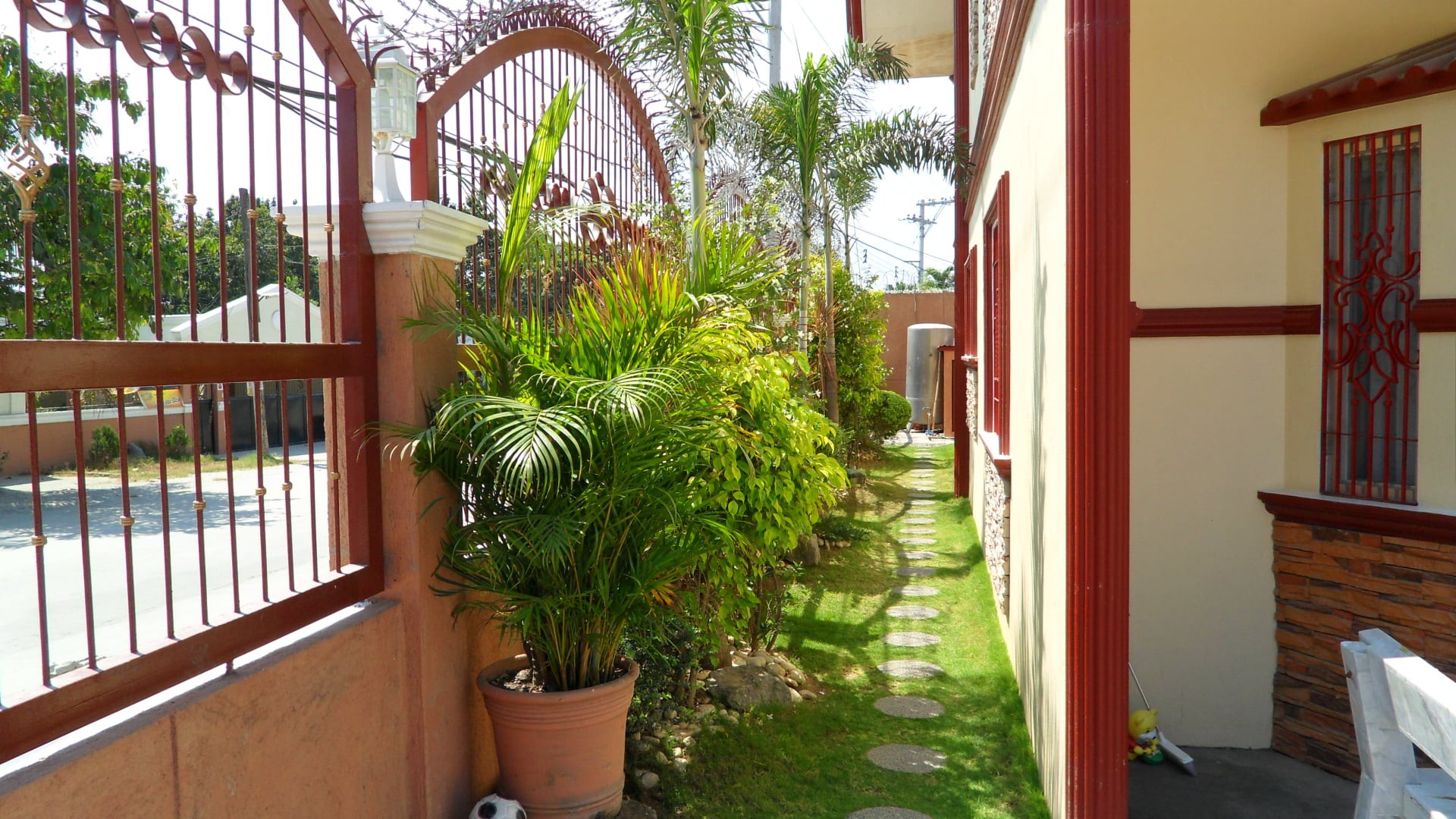 Gallery 5
