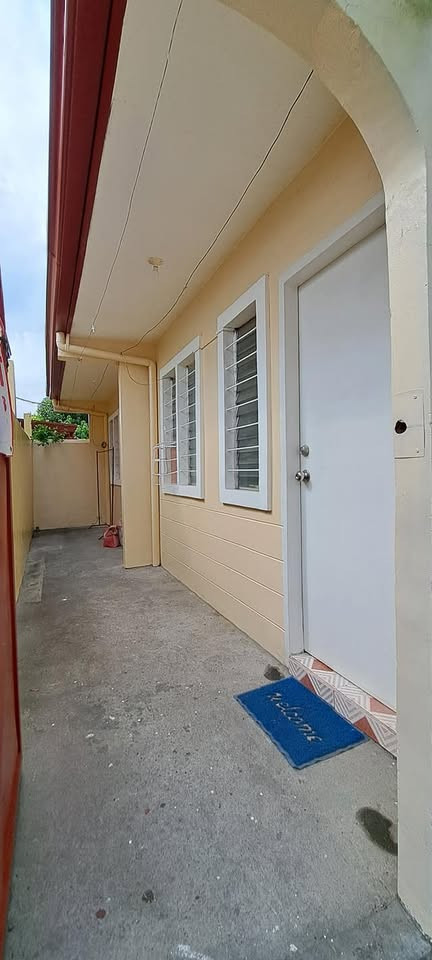 FOR RENT: STUDIO-TYPE APARTMENT
