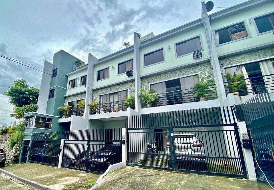 3 Beds 3 Baths House