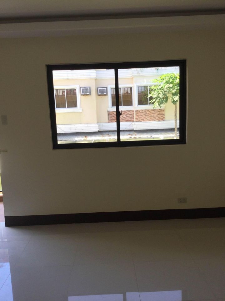 Gallery 5