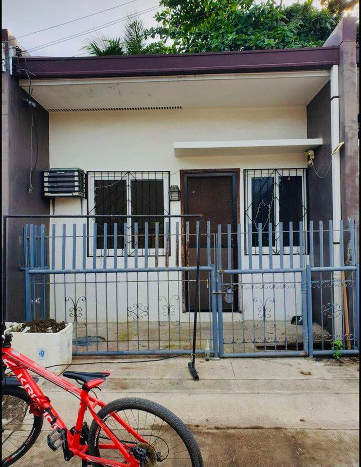 HOUSE AND LOT FOR RENT!