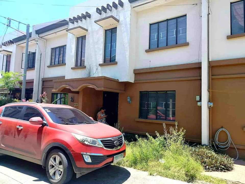 HOUSE AND LOT FOR RENT IN BAUSWATER SUBD