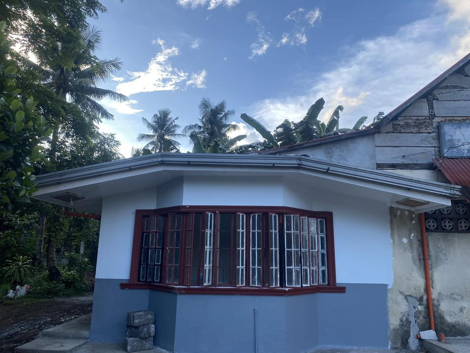 Studio-Type Unit FOR RENT. May sariling kuntador ng tubig at kuryente.