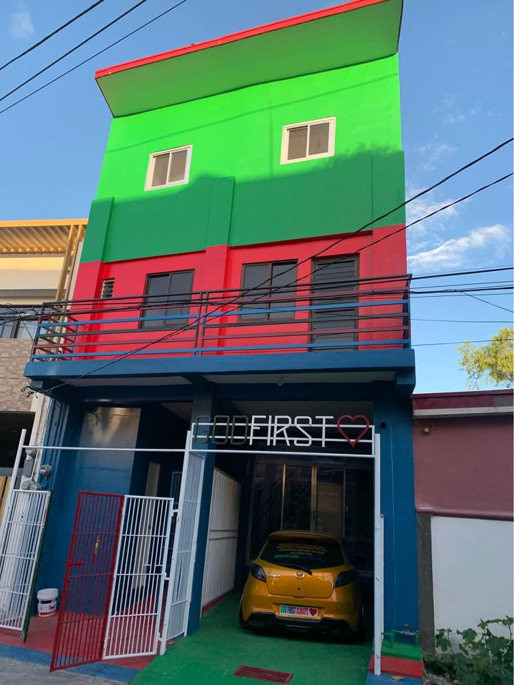 House for rent in BF Resort Village Las Pinas