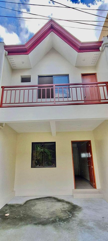 Taytay 2-storey House w/ Parking for Rent