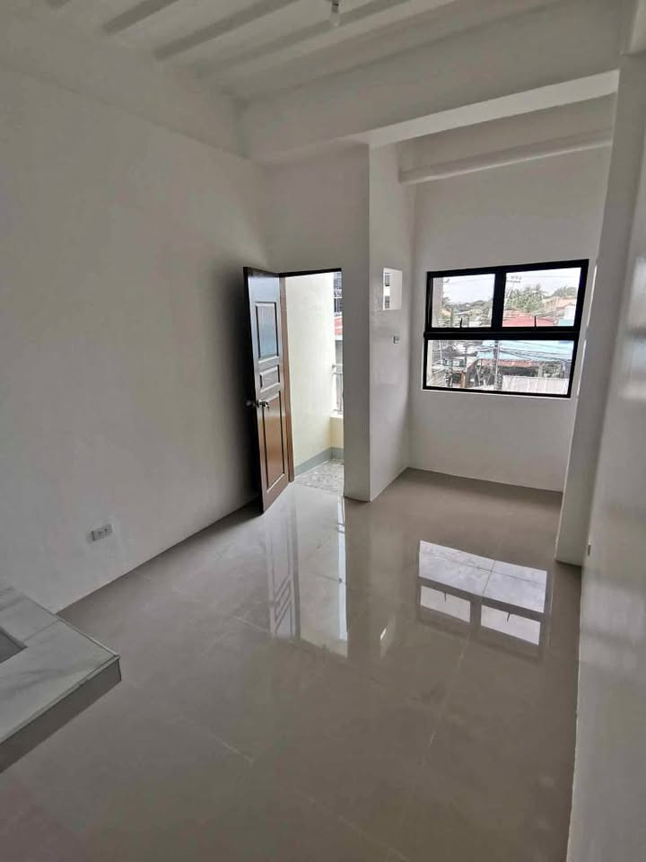 ONE, TWO BEDROOM, STUDIO TYPE APARTMENT FOR RENT